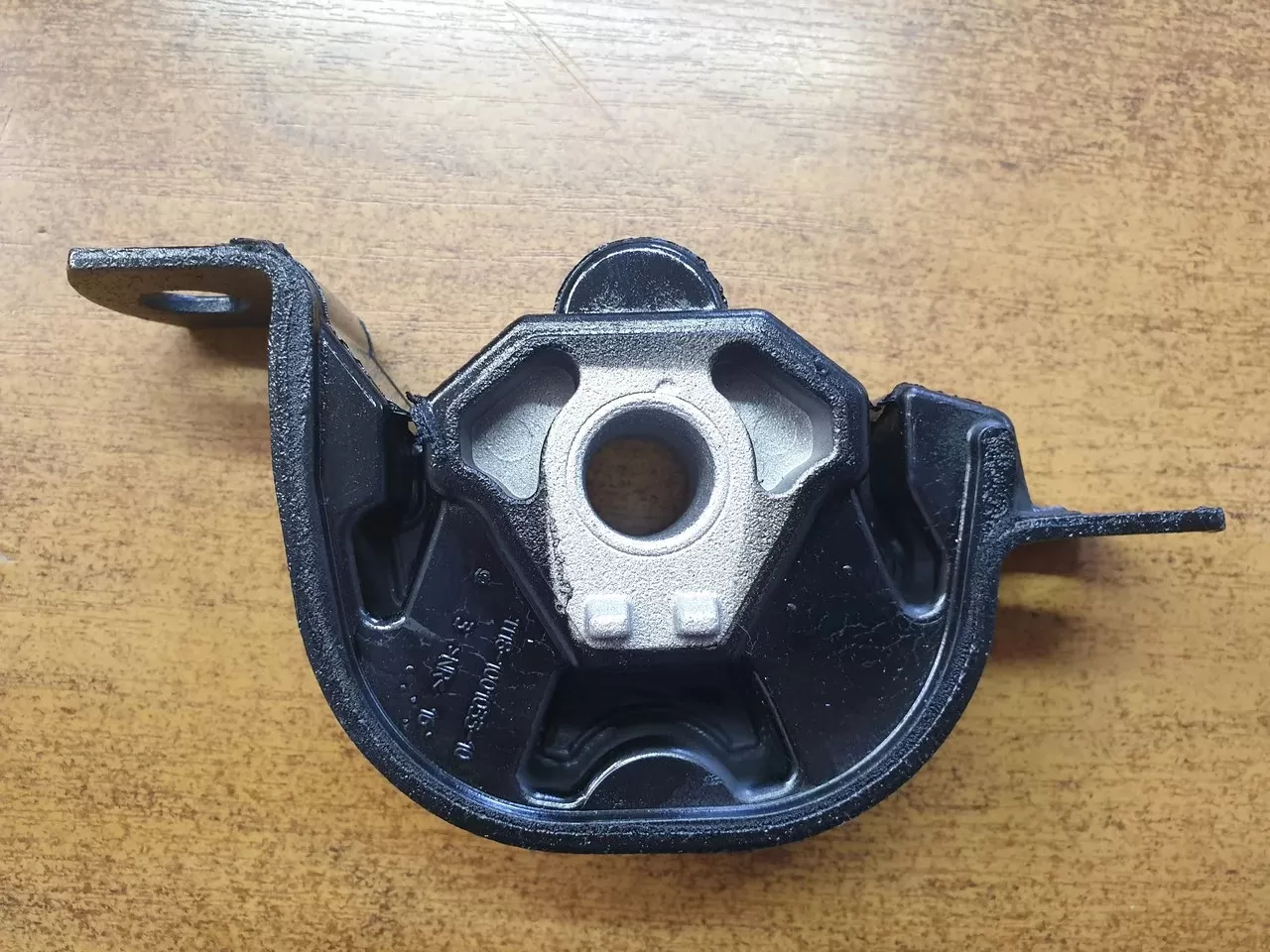 11180-1001033-10 Подушка КПП -Опора задняя Калина, Гранта