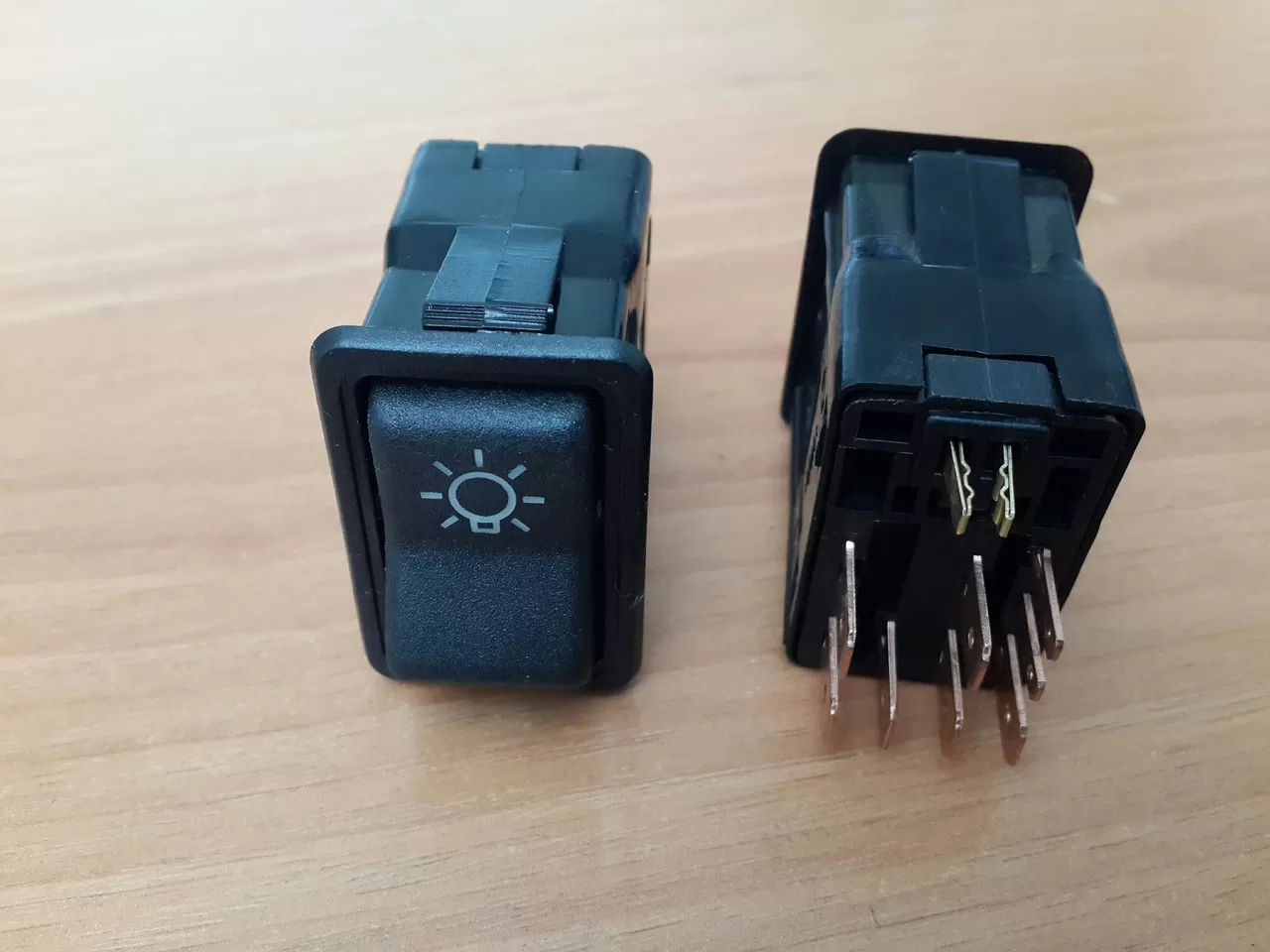 21080-3709600 Кнопка световая