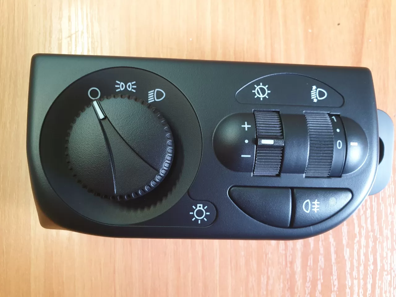 21700-3709820 Блок управления светотехникой