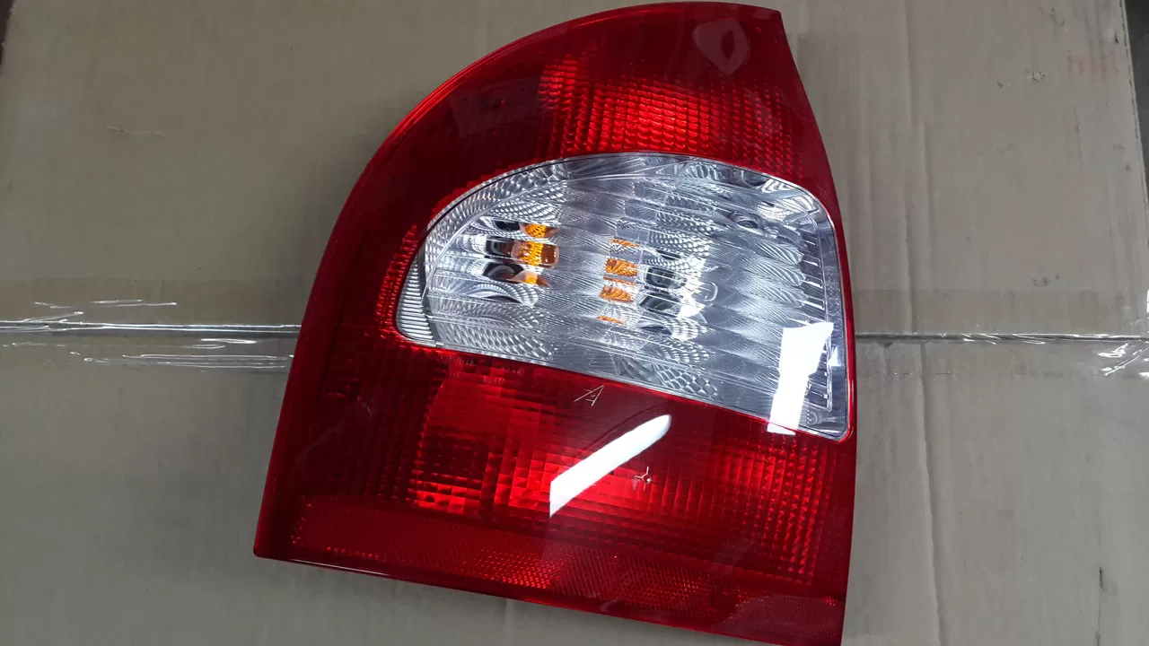 11180-3716010 Фонарь задний правый