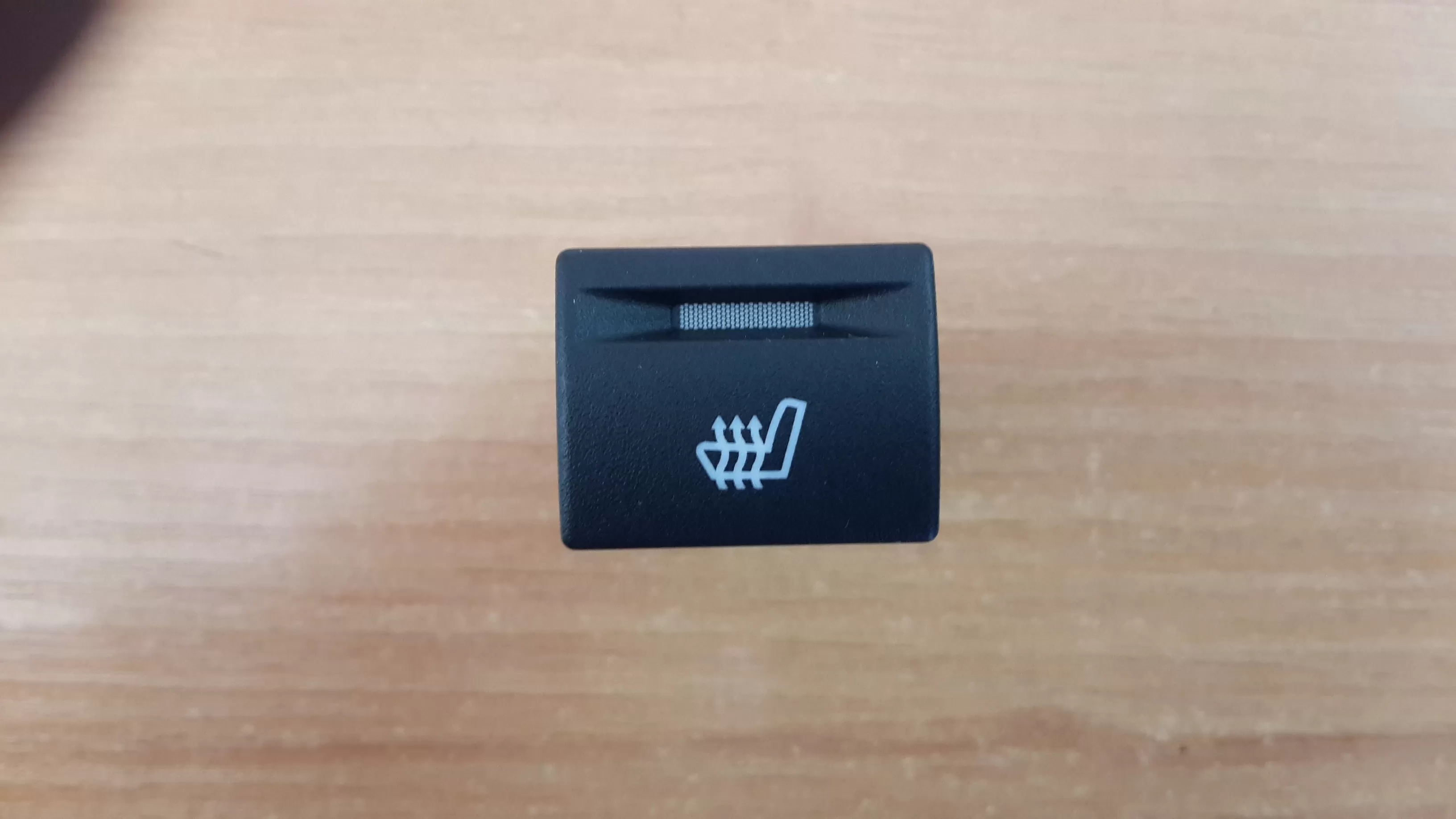 21900-3709710 Кнопка обогрева сидений FL, белая подсветка